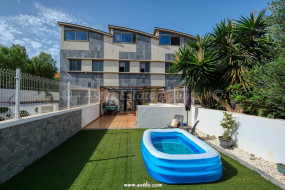 4 Bed House / Villa - For Sale