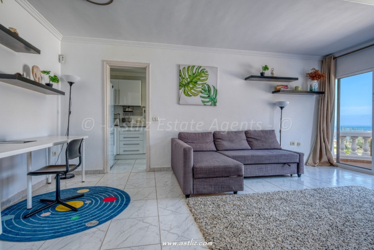 Avenida Jose Gonzalez Fortes - Acantilados De Los Gigantes - 