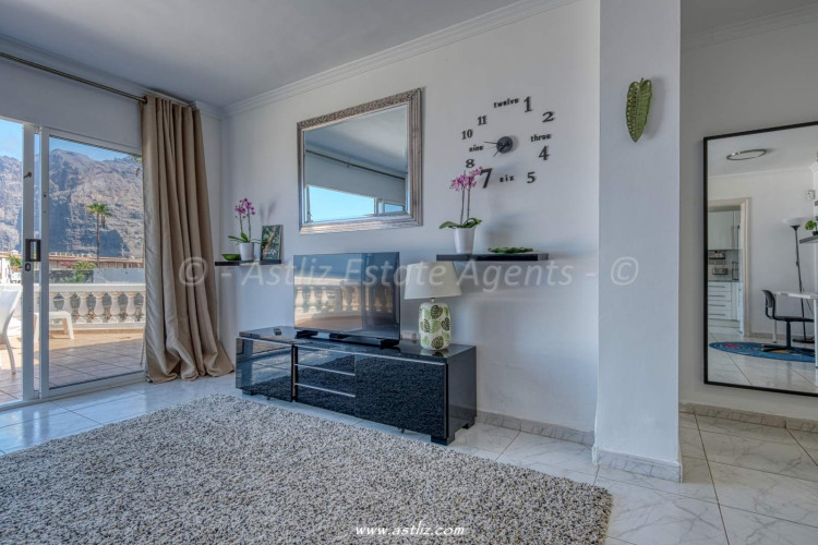 Avenida Jose Gonzalez Fortes - Acantilados De Los Gigantes - 