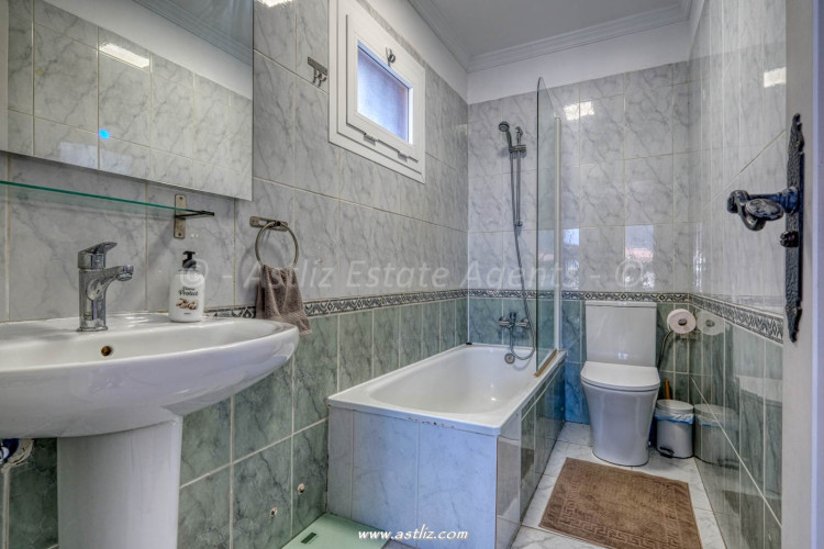 Avenida Jose Gonzalez Fortes - Acantilados De Los Gigantes - 