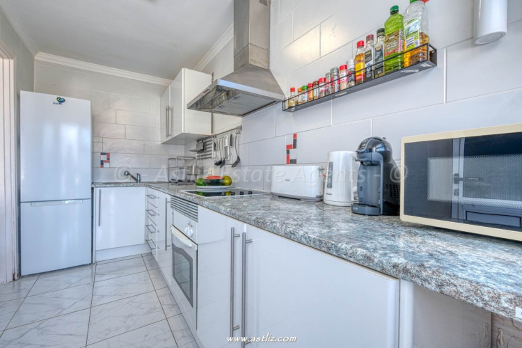 Avenida Jose Gonzalez Fortes - Acantilados De Los Gigantes - 