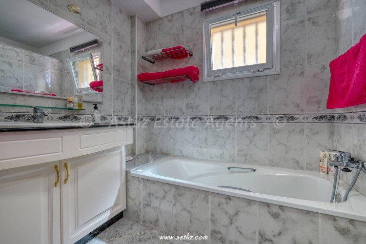 Calle La Hondura - Puerto De Santiago - 