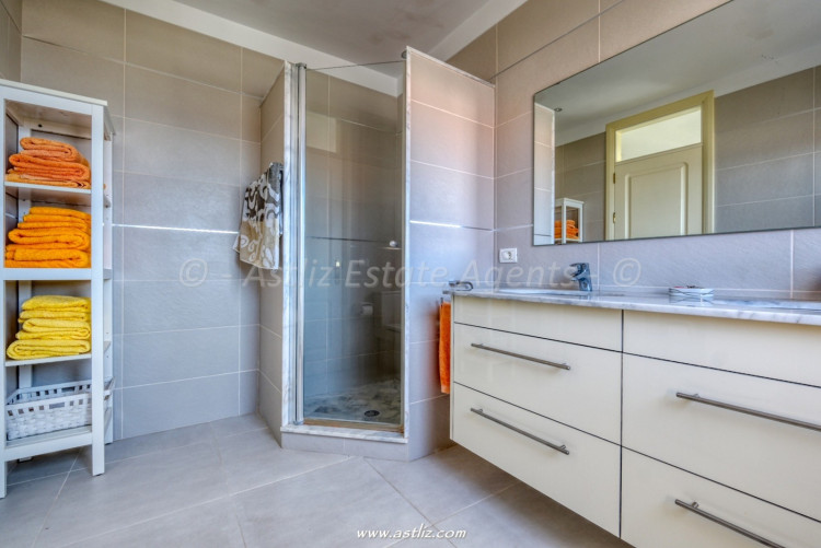 Calle La Hondura - Puerto De Santiago - 