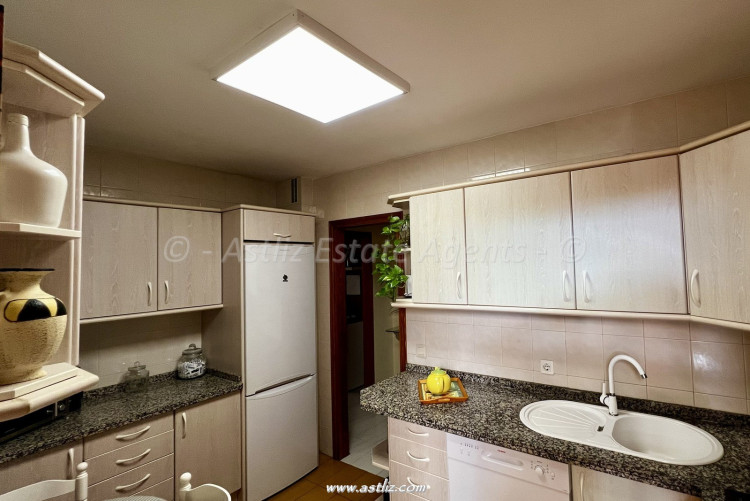 Avenida La Constitucion - Adeje - 