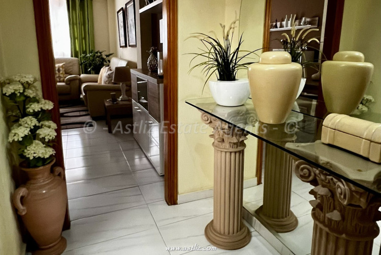 Avenida La Constitucion - Adeje - 