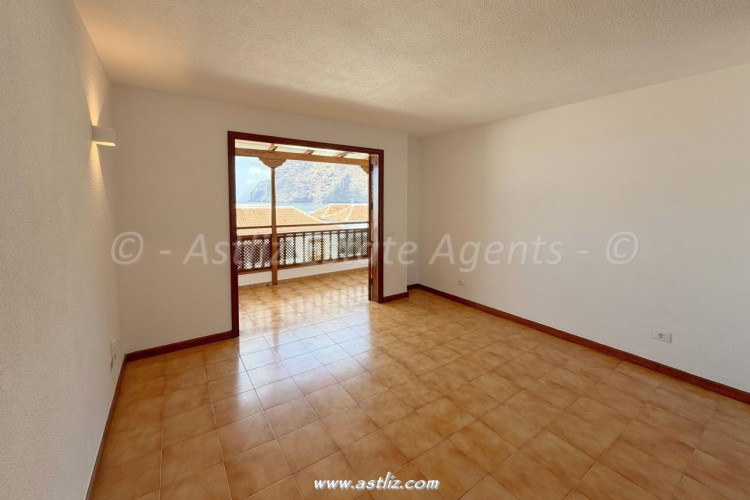 Calle Los Guidos - Acantilado De Los Gigantes - 