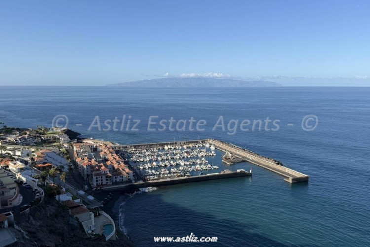 Calle Los Guidos - Acantilado De Los Gigantes - 