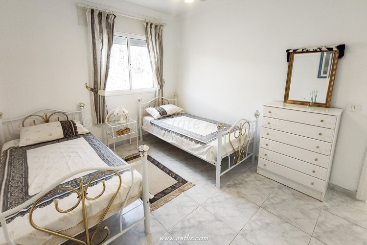 Avenida San Antonio - Puerto  De Santiago - 