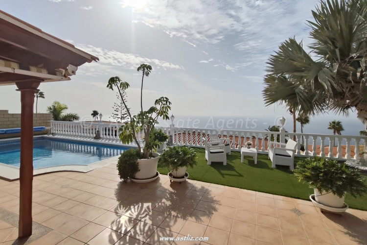 Avenida San Antonio - Puerto  De Santiago - 