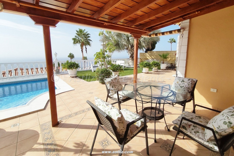 Avenida San Antonio - Puerto  De Santiago - 