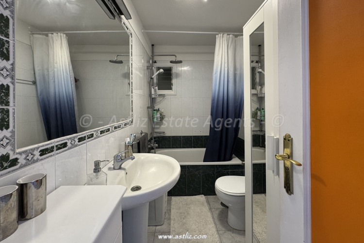 Avenida Quinto Centenario - Acantilado De Los Gigantes - 