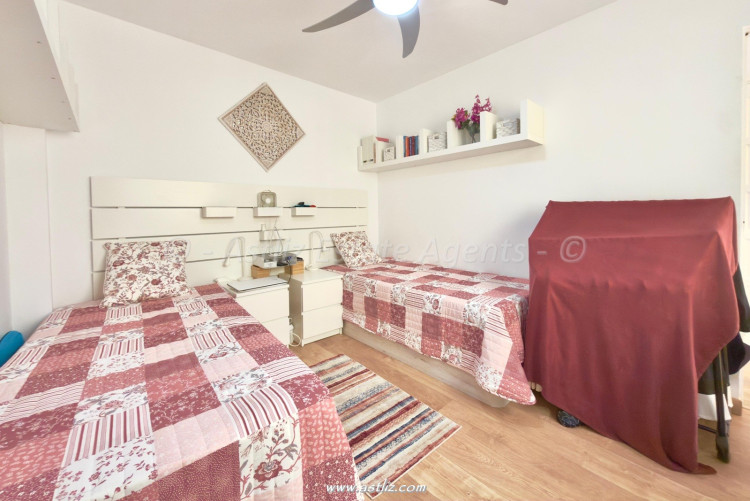 Calle Los Angeles - Puerto de Santiago - 