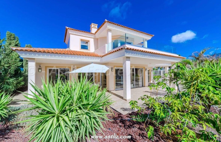 Calle Alcojora - La Caleta - 