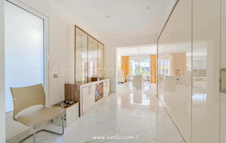 Calle Alcojora - La Caleta - 