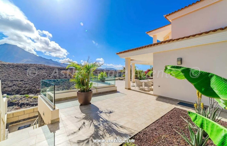 Calle Alcojora - La Caleta - 