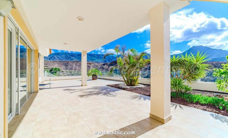 Calle Alcojora - La Caleta - 