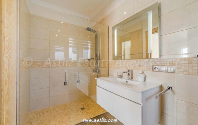 Calle Alcojora - La Caleta - 