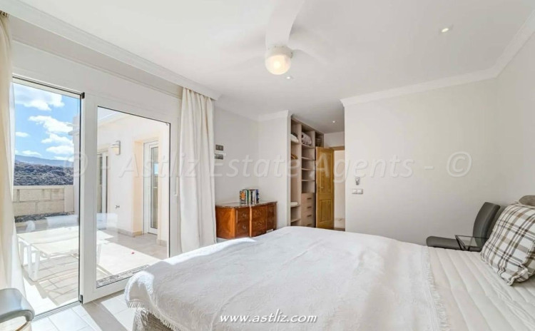 Calle Alcojora - La Caleta - 