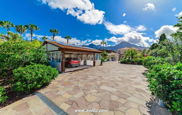 Calle Alcojora - La Caleta - 