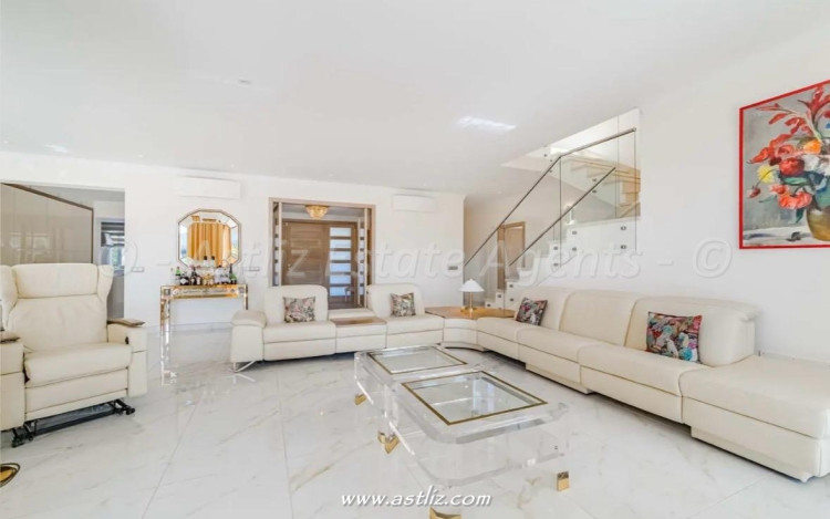 Calle Alcojora - La Caleta - 