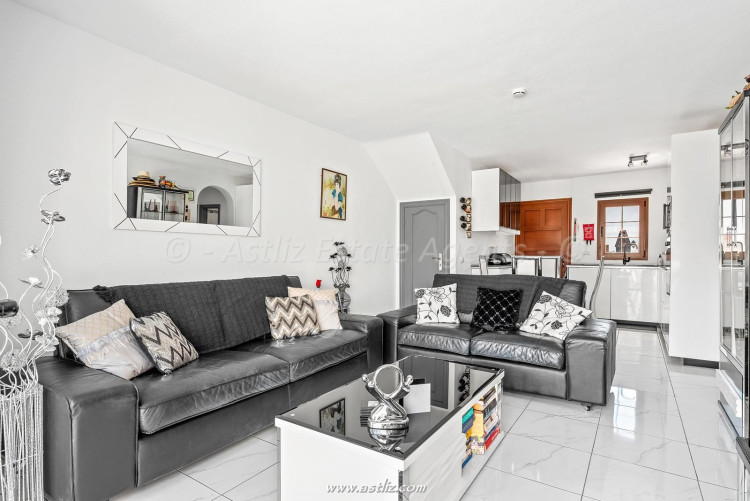 Avd Maria Angeles Ascanio Cullen  - Amarilla Golf - 