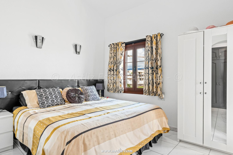 Avd Maria Angeles Ascanio Cullen  - Amarilla Golf - 