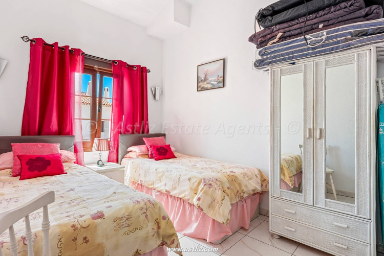 Avd Maria Angeles Ascanio Cullen  - Amarilla Golf - 