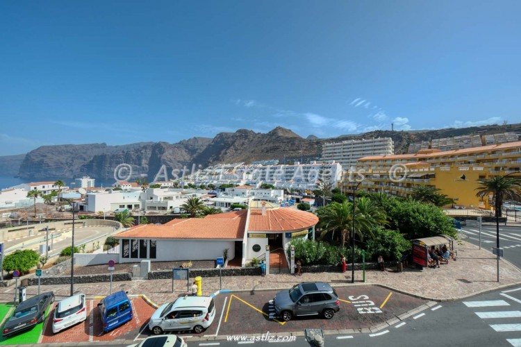 Avenida Quinto Centenario - Puerto De Santiago - 