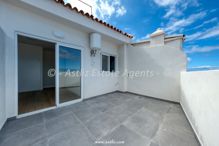 Calle Los Angeles - Puerto De Santiago - 