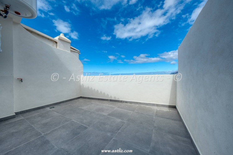 Calle Los Angeles - Puerto De Santiago - 