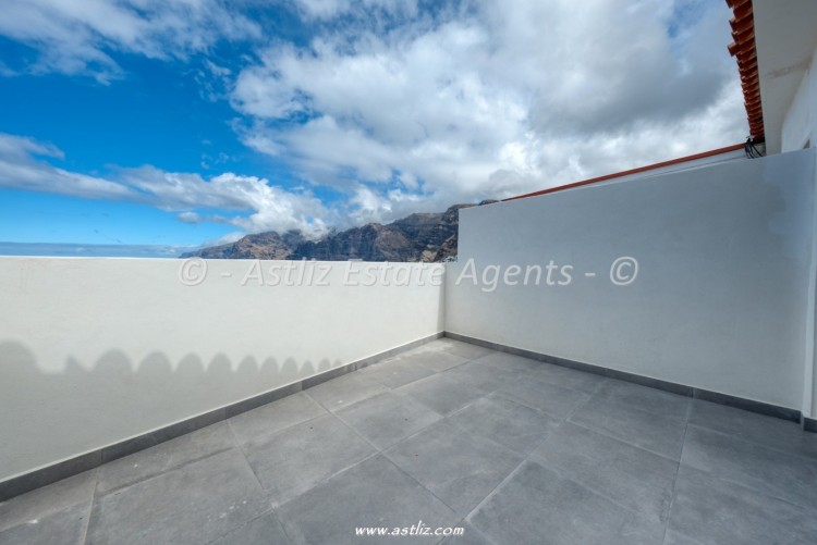 Calle Los Angeles - Puerto De Santiago - 