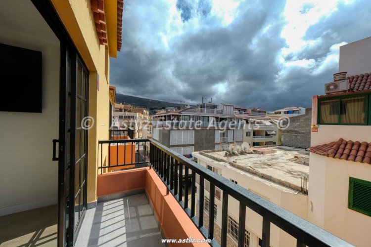 Calle Los Angeles - Puerto De Santiago - 