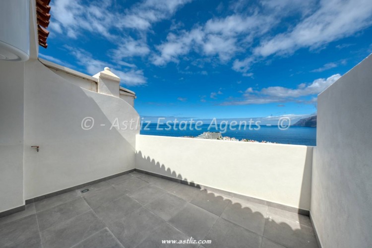 Calle Los Angeles - Puerto De Santiago - 